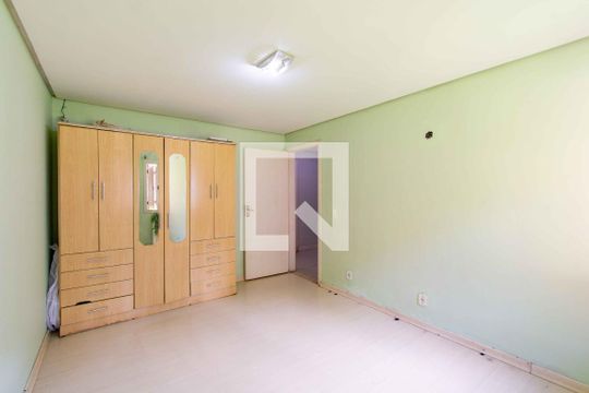 Quarto 1 de casa para alugar com 3 quartos, 400m² em Centro, Canoas