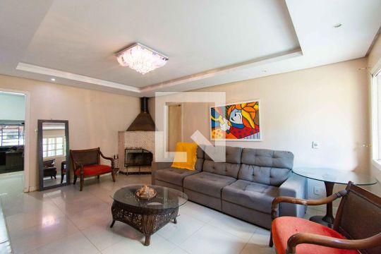 Sala de casa para alugar com 3 quartos, 400m² em Centro, Canoas