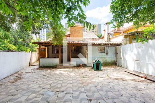 Área comum de casa para alugar com 3 quartos, 400m² em Centro, Canoas