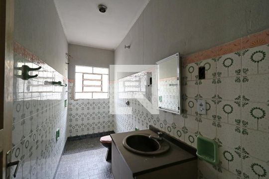 Banheiro de casa à venda com 3 quartos, 345m² em Parque João Ramalho, Santo André