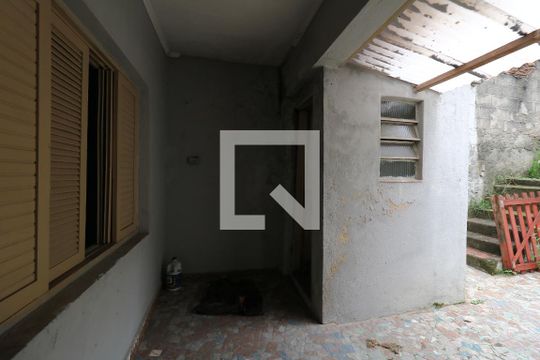 Quintal de casa à venda com 3 quartos, 345m² em Parque João Ramalho, Santo André