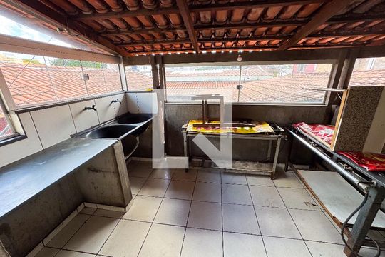 Área Externa de casa à venda com 5 quartos, 360m² em Amazonas, Contagem