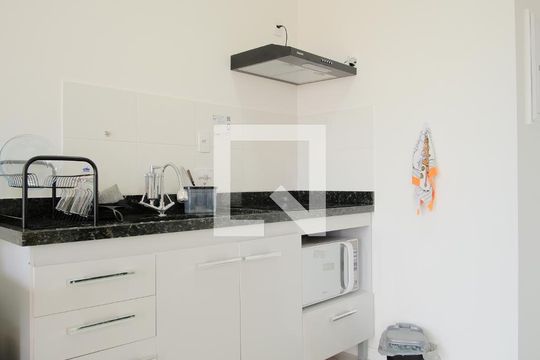 Cozinha de apartamento para alugar com 1 quarto, 32m² em Penha de França, São Paulo