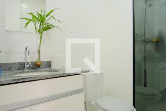Banheiro de apartamento para alugar com 1 quarto, 32m² em Penha de França, São Paulo