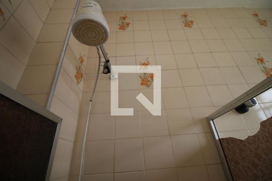 Banheiro de apartamento para alugar com 3 quartos, 68m² em Penha, Rio de Janeiro