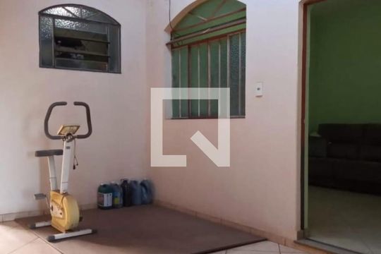 Área comum de casa à venda com 4 quartos, 360m² em Diamante, Belo Horizonte