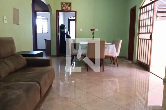 Casa à venda com 4 quartos, 360m² em Diamante, Belo Horizonte
