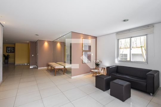 Hall social de apartamento para alugar com 2 quartos, 50m² em Pinheiros, São Paulo
