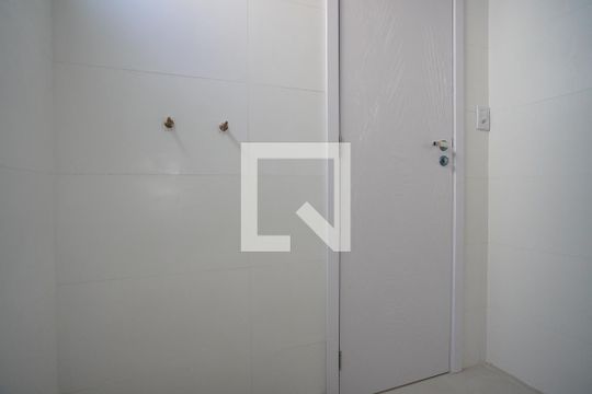 Banheiro da Suíte de apartamento à venda com 3 quartos, 115m² em Passo D’areia, Porto Alegre