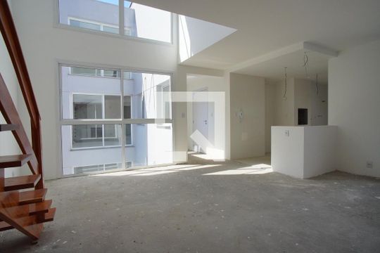 Apartamento à venda com 3 quartos, 180m² em Passo D’areia, Porto Alegre