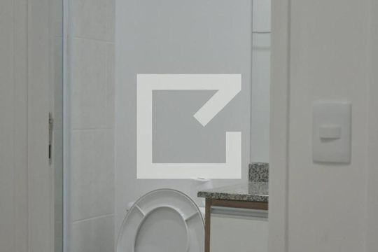 Banheiro 1 de apartamento para alugar com 3 quartos, 65m² em Vila Curuçá, Santo André
