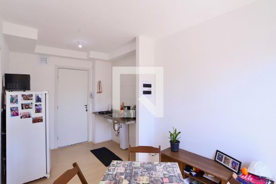 Sala/Cozinha de apartamento para alugar com 1 quarto, 27m² em Mooca, São Paulo