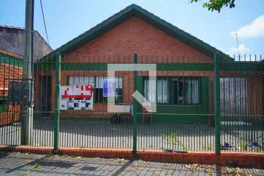 Fachada de casa à venda com 3 quartos, 120m² em Jardim Sabará, Porto Alegre