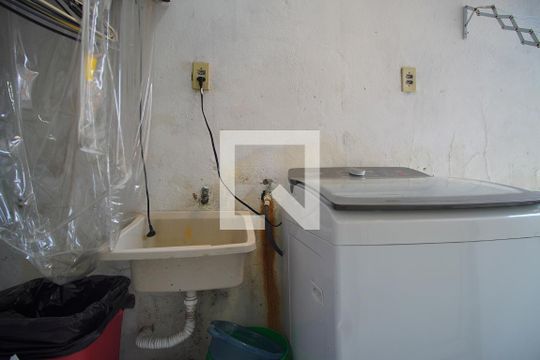 Área de Serviço de casa à venda com 3 quartos, 120m² em Jardim Sabará, Porto Alegre