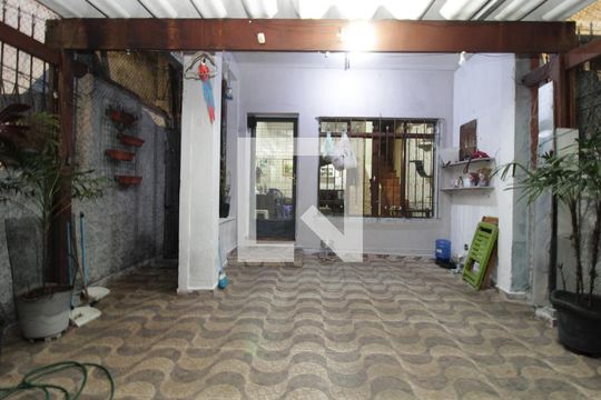 Garagem de casa à venda com 3 quartos, 108m² em Vila Nivi, São Paulo