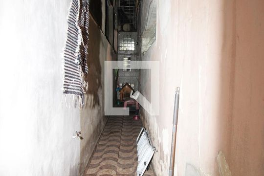 Quintal de casa à venda com 3 quartos, 108m² em Vila Nivi, São Paulo