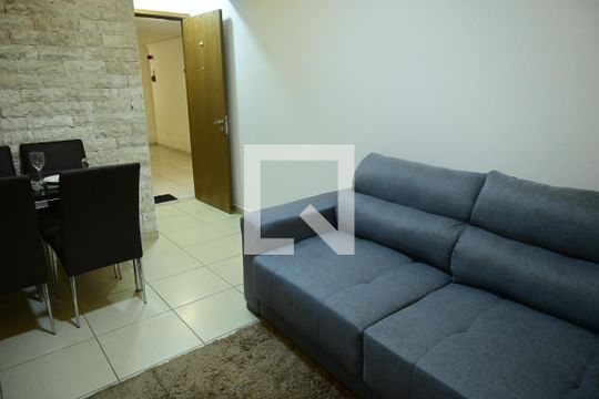 Sala de apartamento para alugar com 2 quartos, 64m² em Setor Leste Universitário, Goiânia