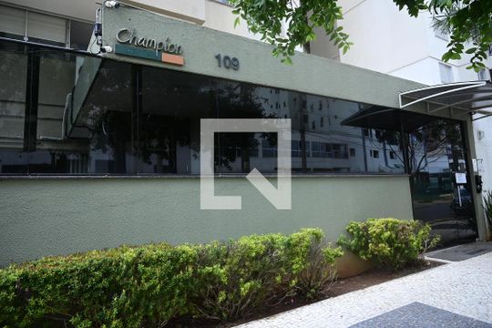 Fachada  de apartamento para alugar com 2 quartos, 64m² em Setor Leste Universitário, Goiânia
