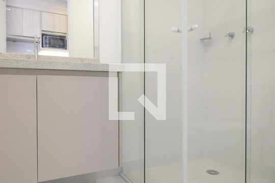 Banheiro de kitnet/studio para alugar com 1 quarto, 26m² em Ipiranga, São Paulo