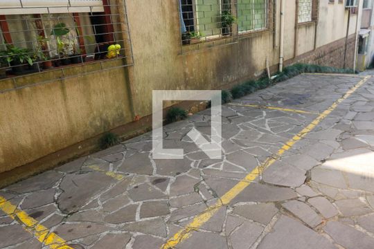 Garagem de apartamento para alugar com 1 quarto, 44m² em Santa Tereza, Porto Alegre