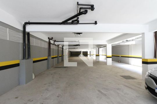 Garagem de apartamento à venda com 2 quartos, 38m² em Vila Antonieta, São Paulo