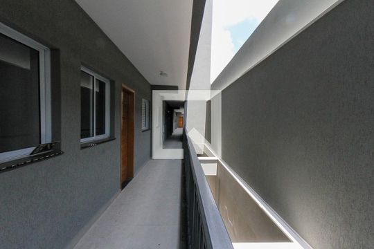 Corredor de apartamento à venda com 2 quartos, 40m² em Vila Antonieta, São Paulo