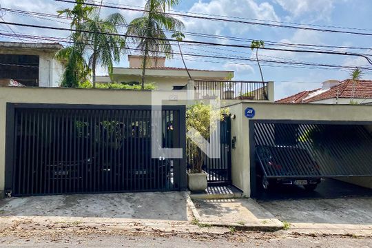 Fachada de casa à venda com 4 quartos, 382m² em Vila Madalena, São Paulo