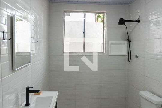 Banheiro de apartamento para alugar com 1 quarto, 35m² em São Cristóvão, Rio de Janeiro