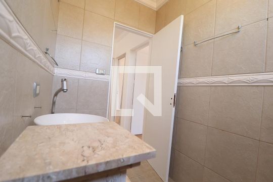 Banheiro de apartamento para alugar com 3 quartos, 66m² em Vila Dora, Santo André