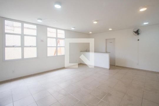 Área comum de apartamento para alugar com 2 quartos, 52m² em Parque Maria Helena, São Paulo