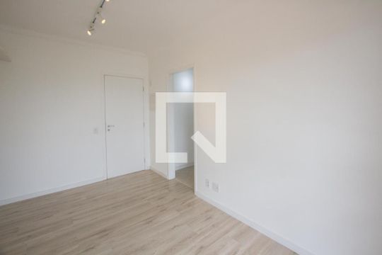 Sala de apartamento para alugar com 2 quartos, 52m² em Parque Maria Helena, São Paulo