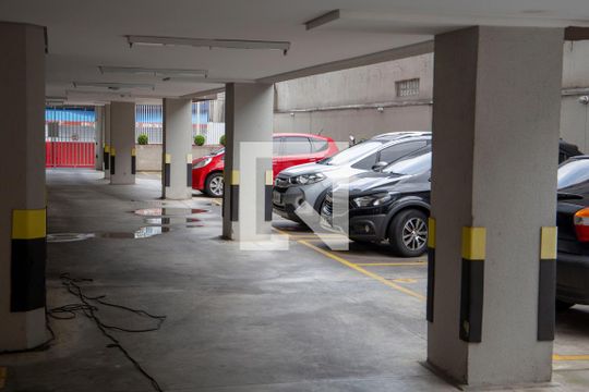 Garagem de apartamento para alugar com 2 quartos, 54m² em Centro, Diadema
