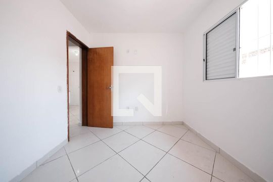 Quarto de casa de condomínio à venda com 2 quartos, 43m² em Parque Paineiras, São Paulo