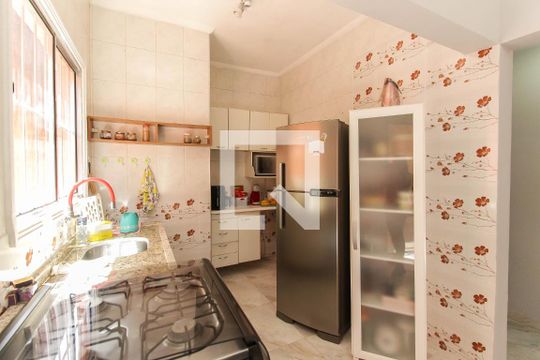 Cozinha de casa para alugar com 2 quartos, 80m² em Jardim Helian, São Paulo