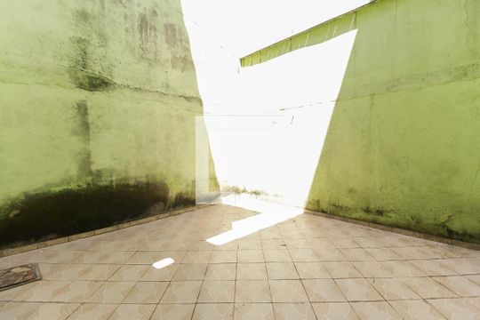 Quintal de casa para alugar com 2 quartos, 80m² em Jardim Helian, São Paulo