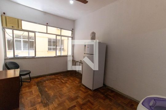 Kitnet/Studio para alugar com 1 quarto, 27m² em Centro, Niterói