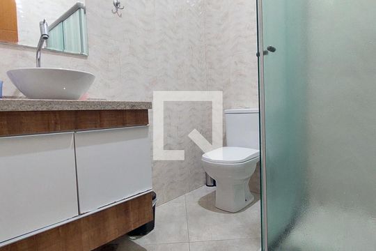 Banheiro 1 de casa à venda com 2 quartos, 170m² em Parque das Nações, Santo André