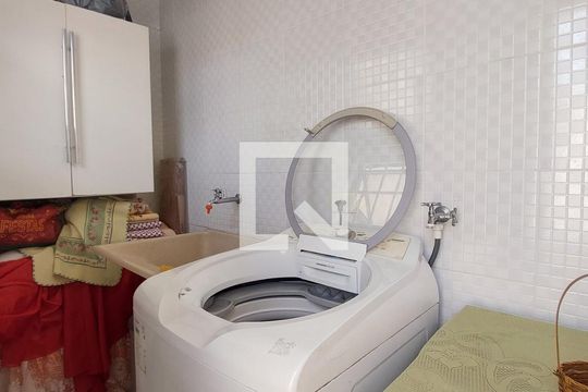 Área de Serviço de casa à venda com 2 quartos, 170m² em Parque das Nações, Santo André