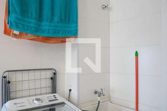 Área de Serviço de apartamento para alugar com 2 quartos, 32m² em Parque Fongaro, São Paulo