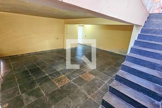 Área Externa de casa à venda com 4 quartos, 310m² em Paraíso, Belo Horizonte