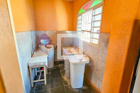 Área de Serviço de casa à venda com 4 quartos, 310m² em Paraíso, Belo Horizonte