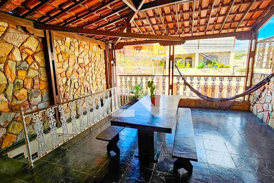 Área Externa de casa à venda com 4 quartos, 310m² em Paraíso, Belo Horizonte