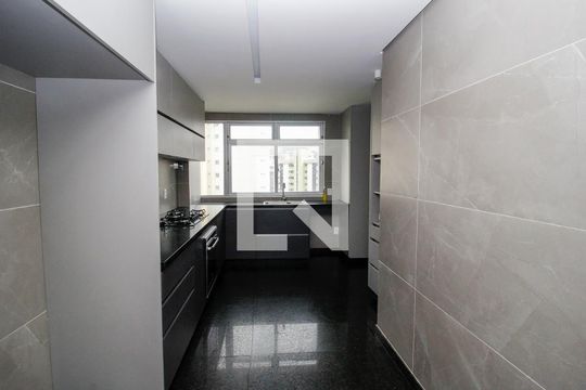 Cozinha de apartamento à venda com 4 quartos, 282m² em Santo Agostinho, Belo Horizonte