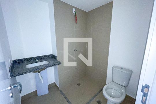 Banheiro de kitnet/studio à venda com 1 quarto, 25m² em Pinheiros, São Paulo