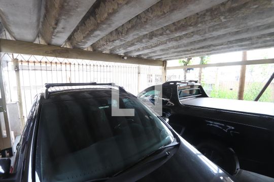 Garagem de casa à venda com 4 quartos, 181m² em Jardim Guairaca, São Paulo