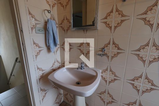 Banheiro Social - Casa 2 de casa à venda com 4 quartos, 181m² em Jardim Guairaca, São Paulo