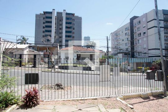 Sala 2 Vista de casa à venda com 5 quartos, 180m² em Santana, Porto Alegre