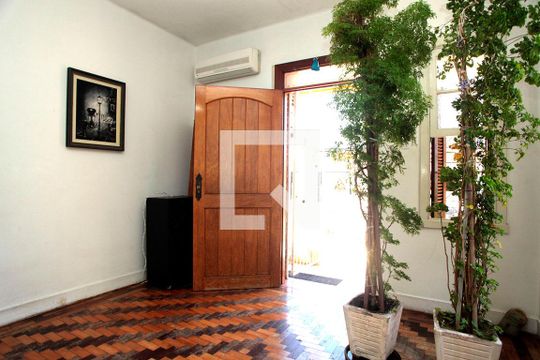Sala 1 de casa à venda com 5 quartos, 180m² em Santana, Porto Alegre