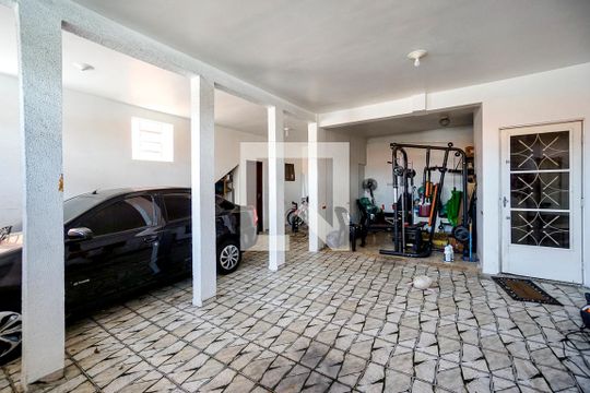 Garagem de casa à venda com 3 quartos, 224m² em Vila Carrão, São Paulo