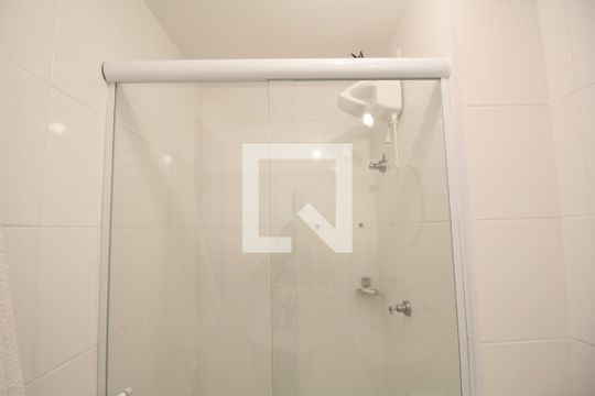 Banheiro de kitnet/studio à venda com 1 quarto, 24m² em Paraíso do Morumbi, São Paulo